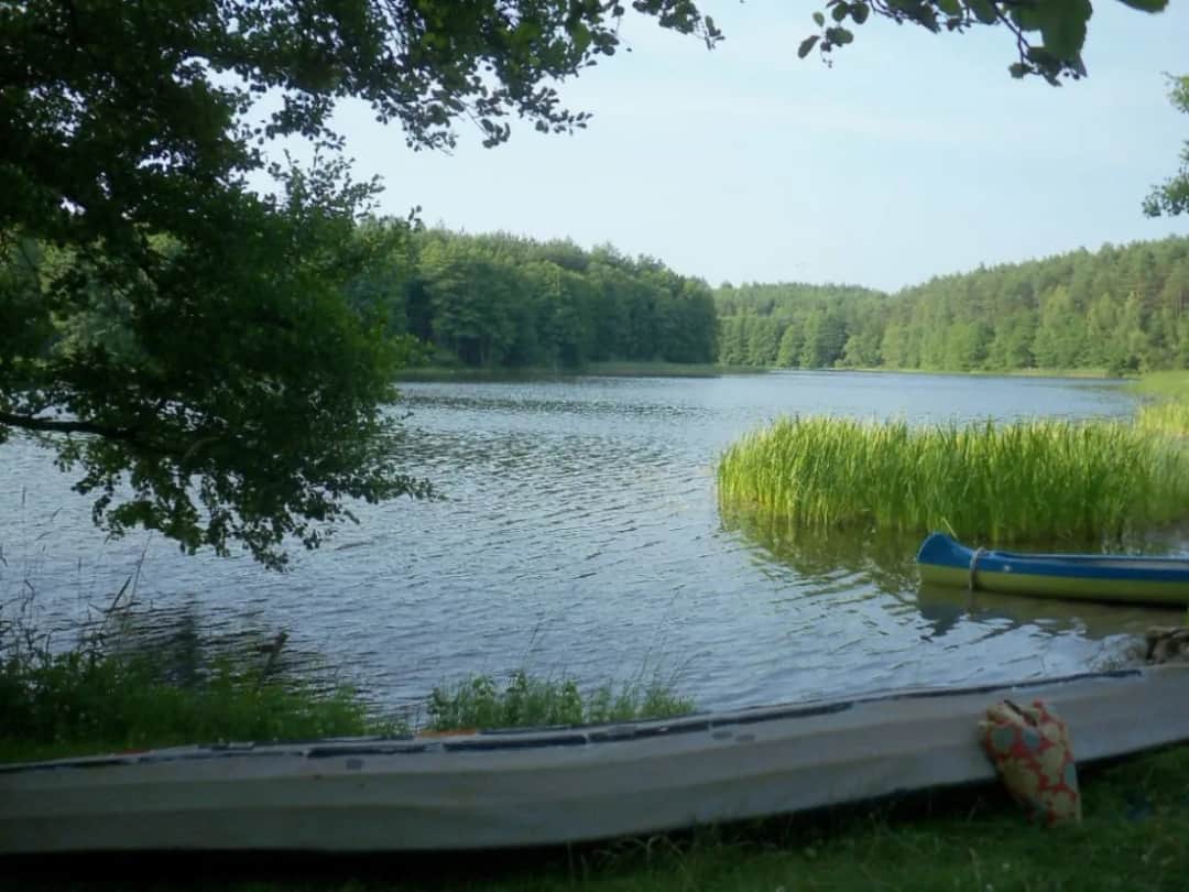Najlepsze domki letniskowe nad jeziorem w Zachodniopomorskim - wybierz idealny wypoczynek